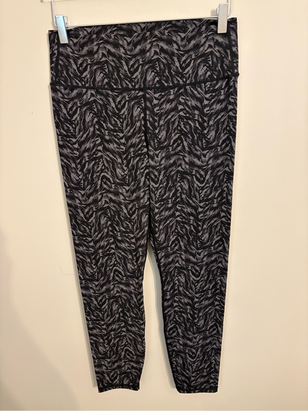 Varley Black and Gray Abstract Print Leggings